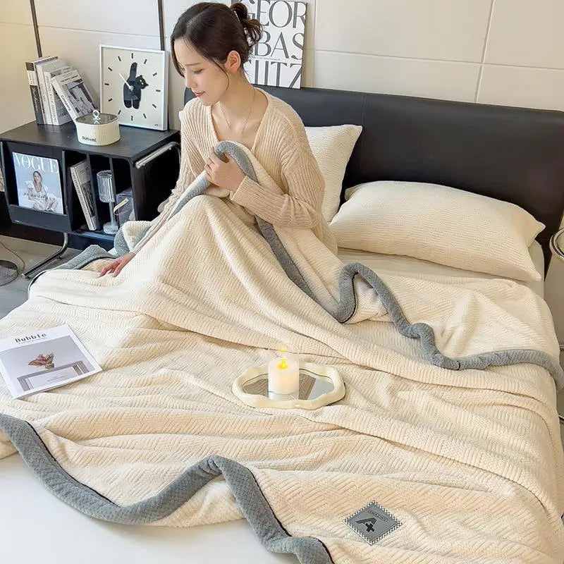 2025 New Comfortable Cotton Blanket Velvet Plush Light Luxury Blanket Warm Soft and Comfortable Milk Velvet Blanket