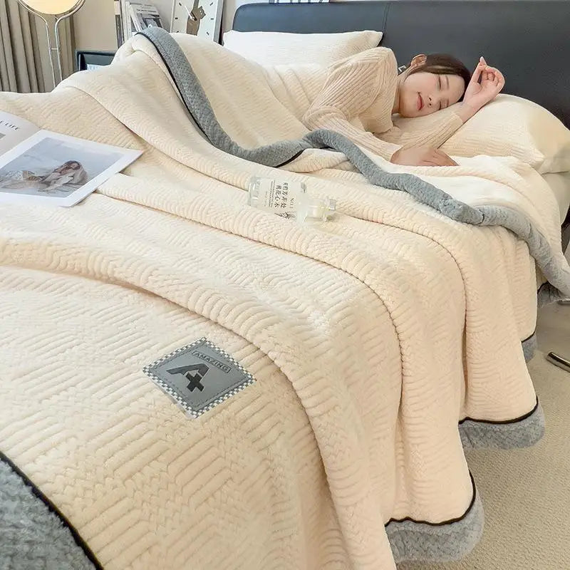 2025 New Comfortable Cotton Blanket Velvet Plush Light Luxury Blanket Warm Soft and Comfortable Milk Velvet Blanket