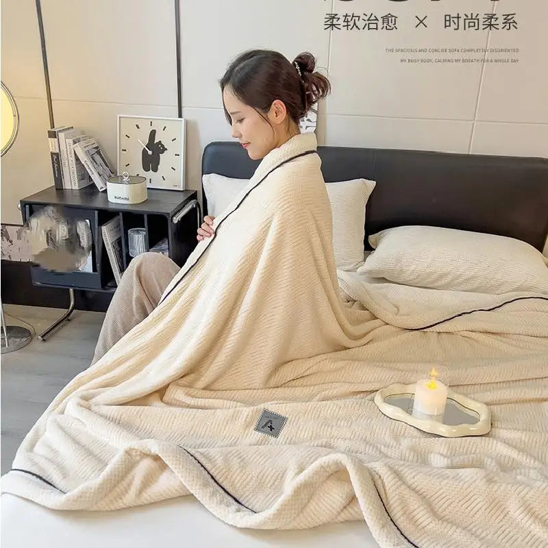 2025 New Comfortable Cotton Blanket Velvet Plush Light Luxury Blanket Warm Soft and Comfortable Milk Velvet Blanket