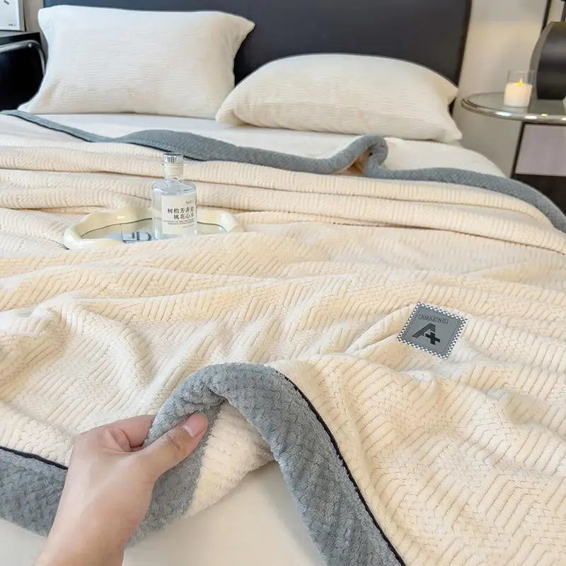 2025 New Comfortable Cotton Blanket Velvet Plush Light Luxury Blanket Warm Soft and Comfortable Milk Velvet Blanket