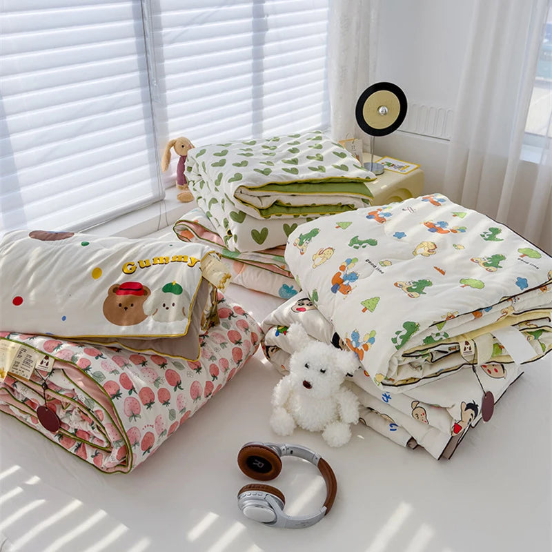 Grade A Love Print Soft Summer Quilt Skin-friendly Ice Cream Cool Feel Air Conditioning Quilt Machine Washable Quilted Quilt