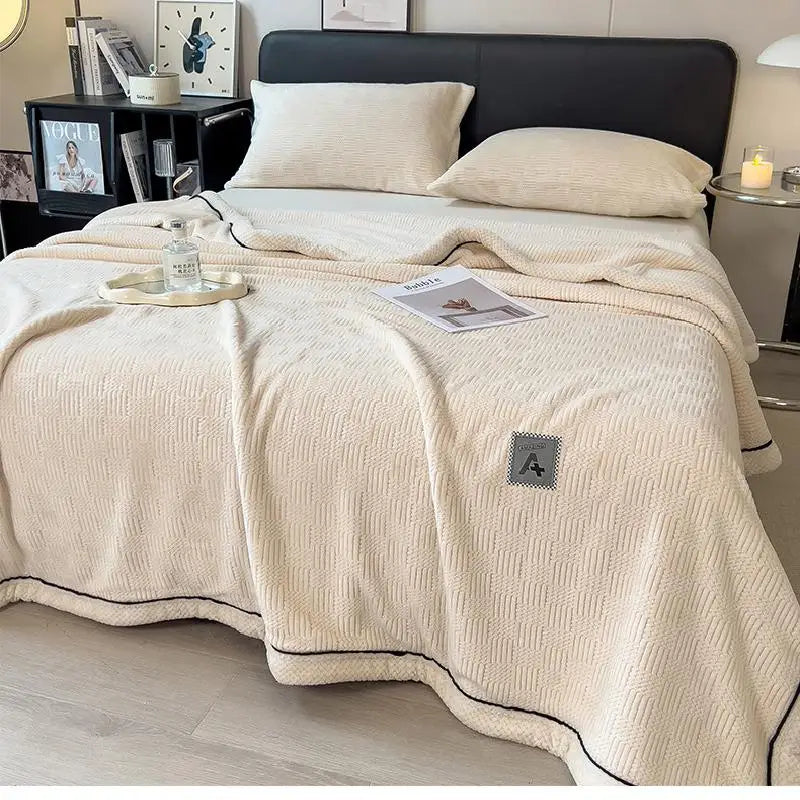 Light Luxury Blanket Comfortable Cotton Blanket Velvet Plush Warm Soft and Comfortable Milk Velvet Blanket